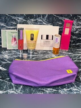 Clinique Mini Skincare & Lip Collection set with FREE POUCH